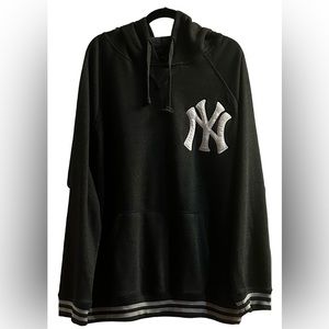 NWT Men’s Stitches Genuine Merch New York Yankees Hoodie SZ XL